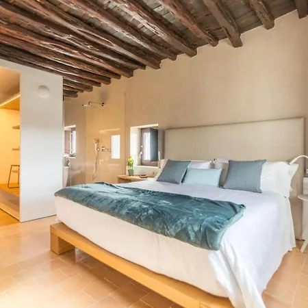 Lantgård Safragell Ibiza & *
